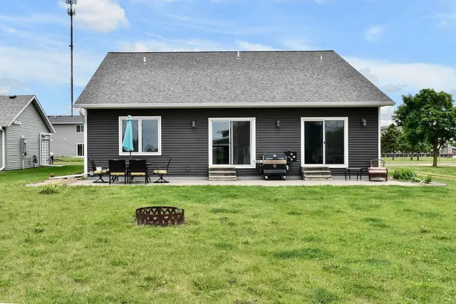 $550,000 | 1160 21st Street, Wabasha, MN 55981