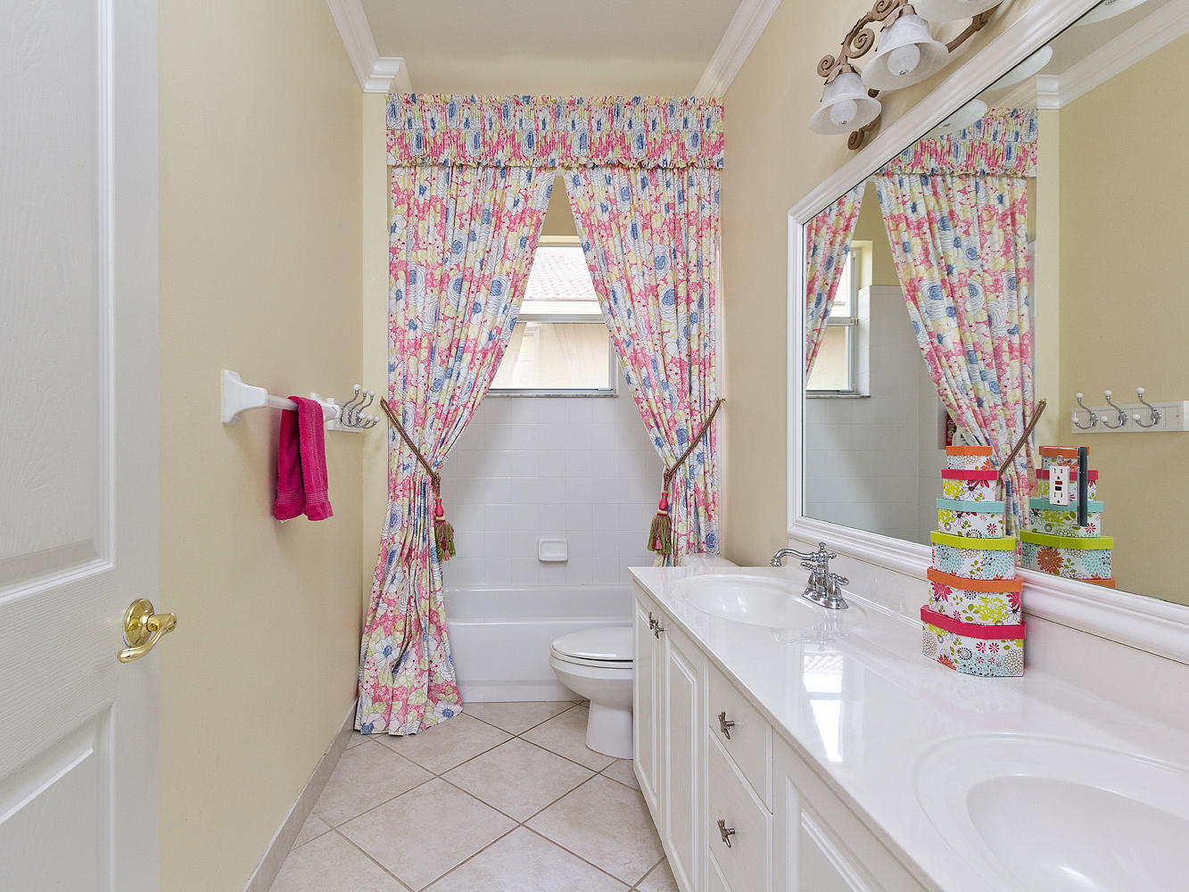 19252 Natures View Court Boca Raton, FL 33498 - Photo 29 of 36 33_Bathroom2