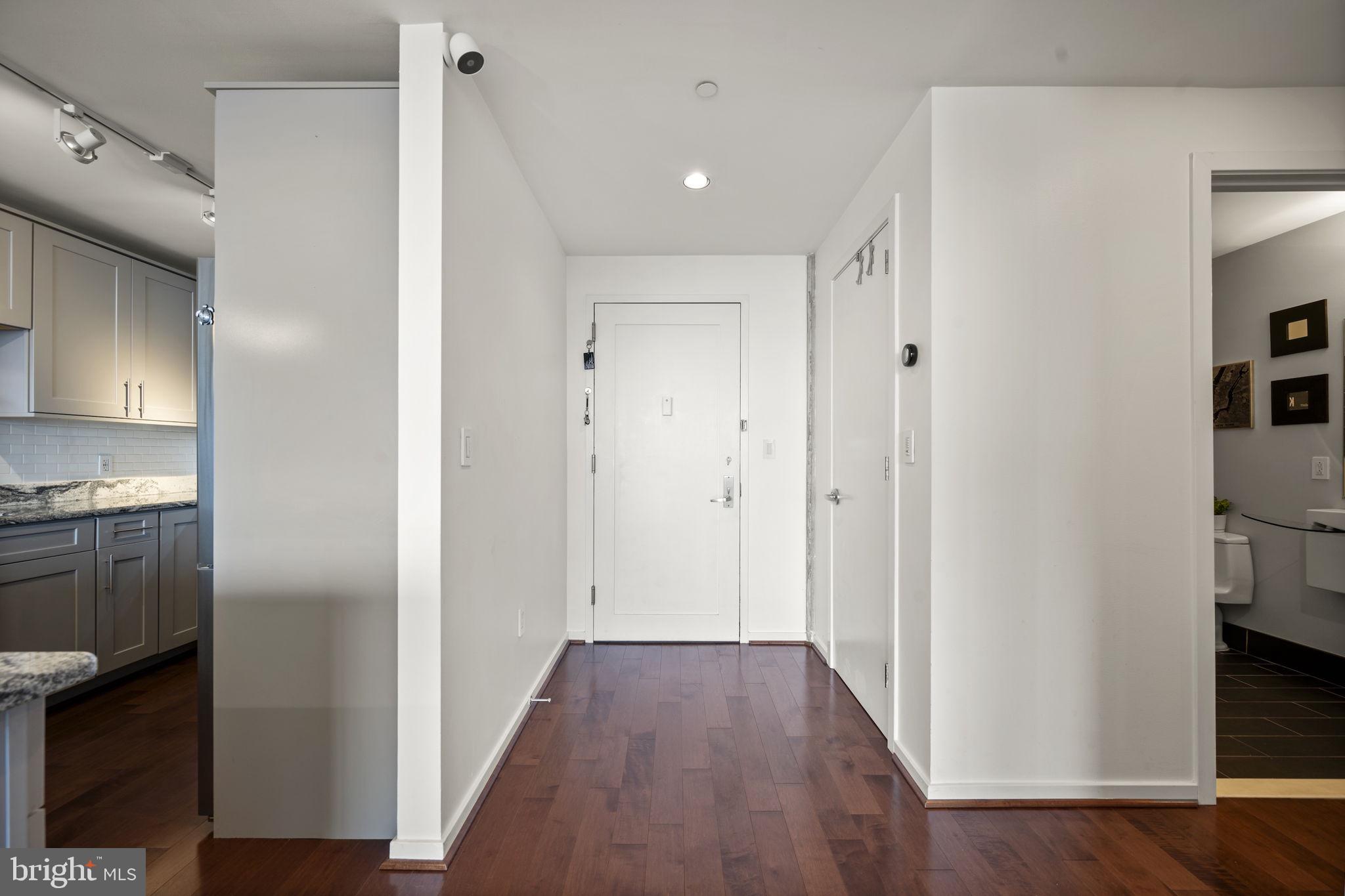 1200 Steuart Street, Unit 312 Baltimore, MD 21230 - Photo 4 of 70 Unit Entry