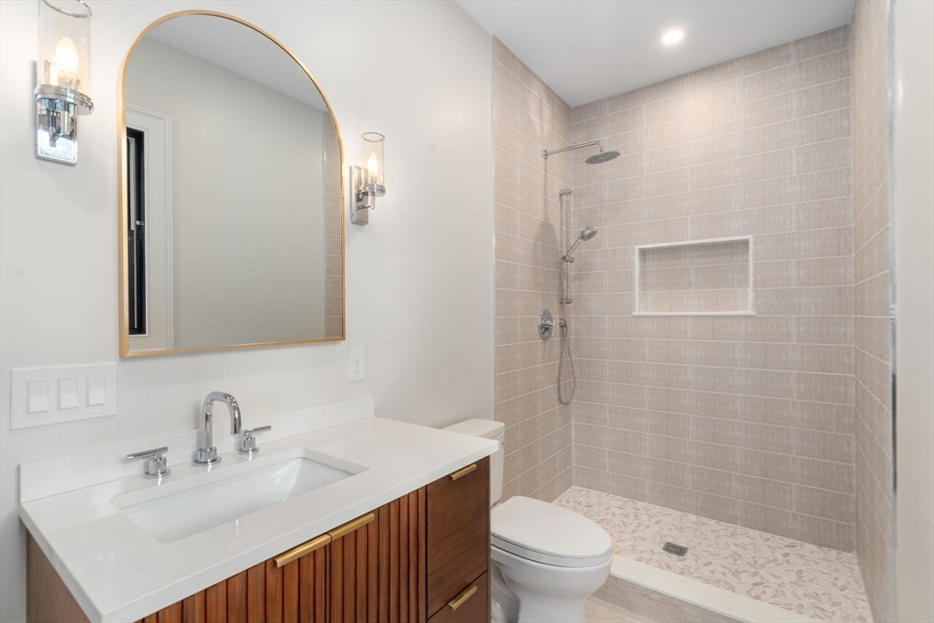 36 Kingswood Road Westwood, MA 02090 - Photo 19 of 40