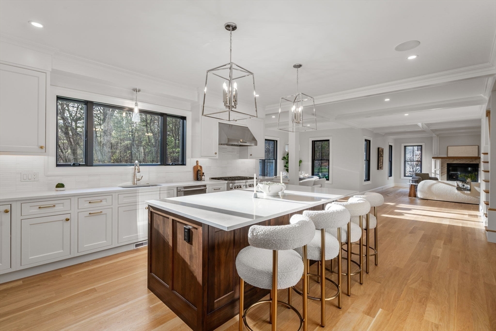 36 Kingswood Road Westwood, MA 02090 - Photo 7 of 40