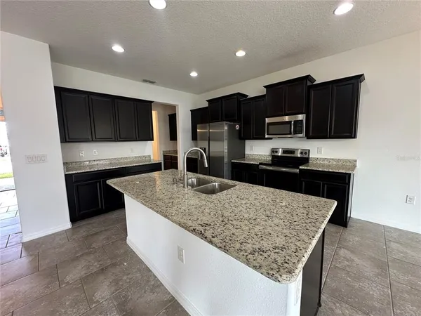 $3,000 | 2445 Beacon Landing Circle, Orlando, FL 32824