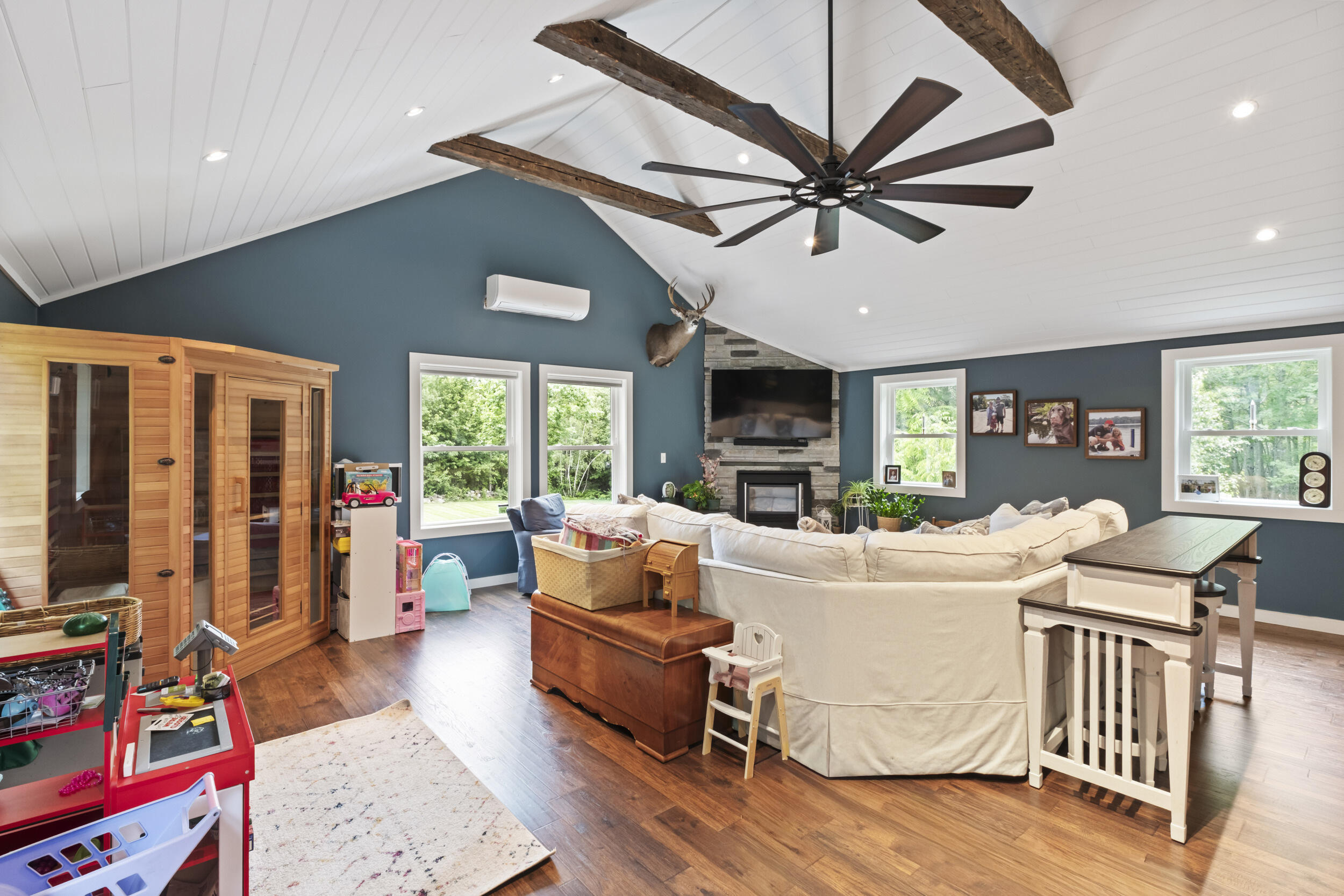 423 Gorden Road Readfield, ME 04355 - Photo 15 of 48 423_gorden_rd-interior-22
