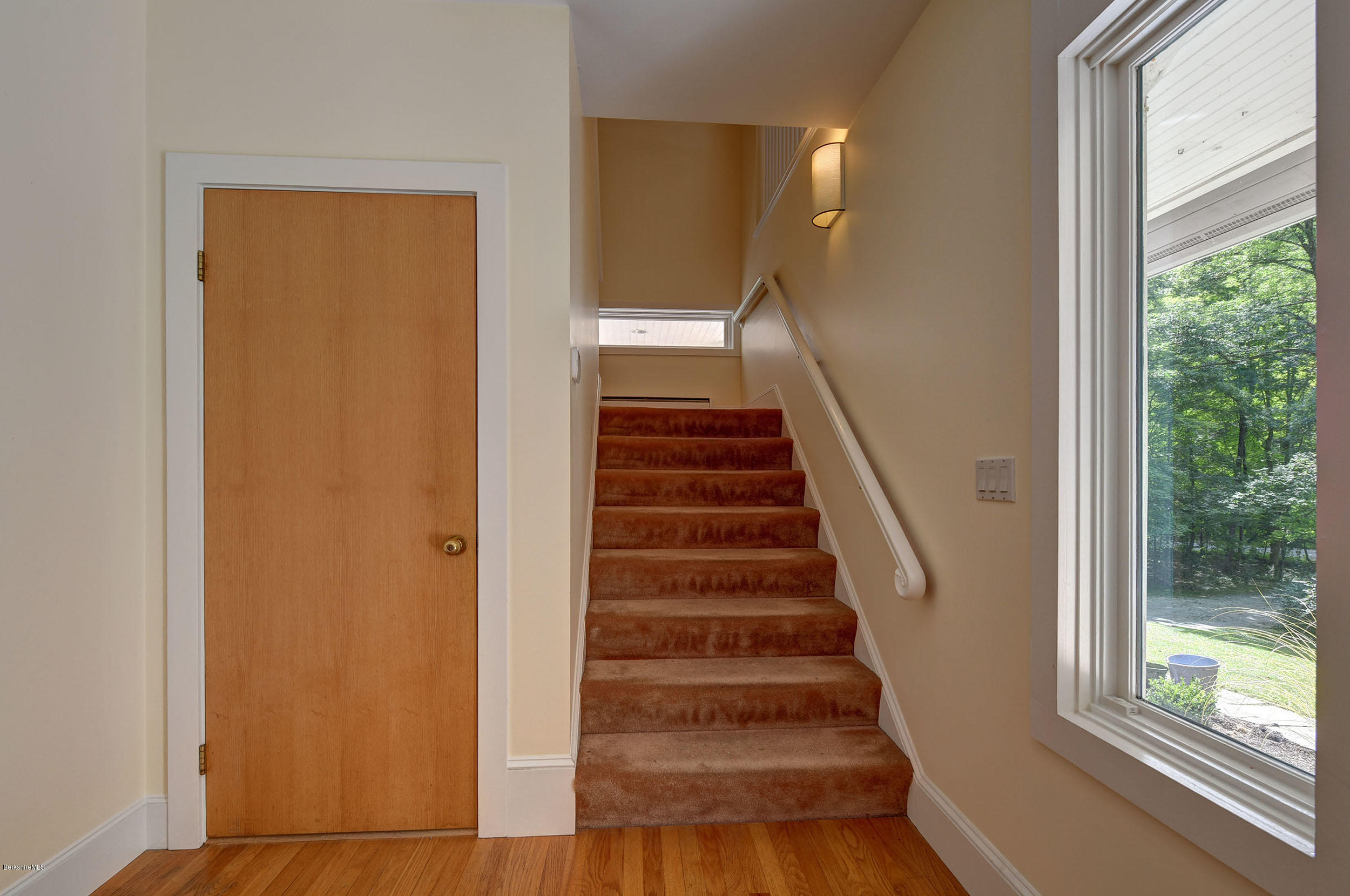 29 Blunt Road Egremont, MA 01230 - Photo 14 of 27 Stairway