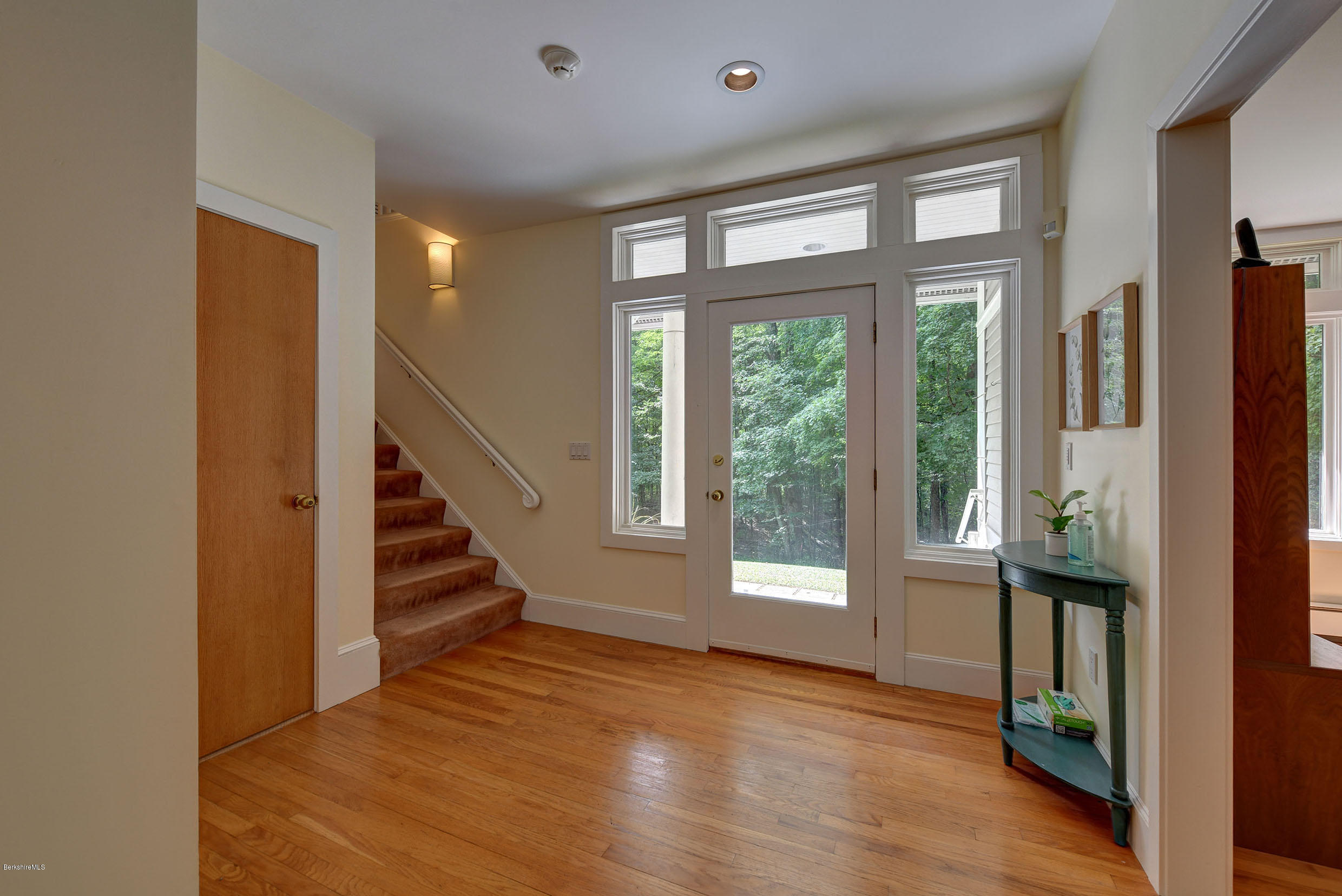 29 Blunt Road Egremont, MA 01230 - Photo 3 of 27 Foyer