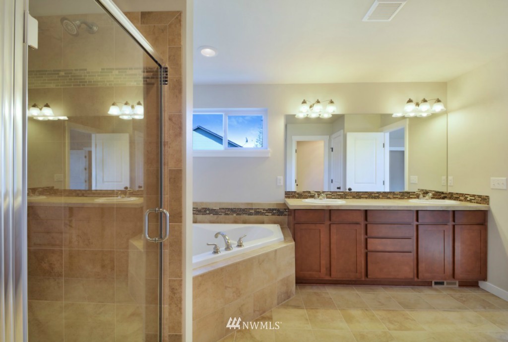 5 200th Place Southwest Bothell, WA 98012 - Photo 13 of 20