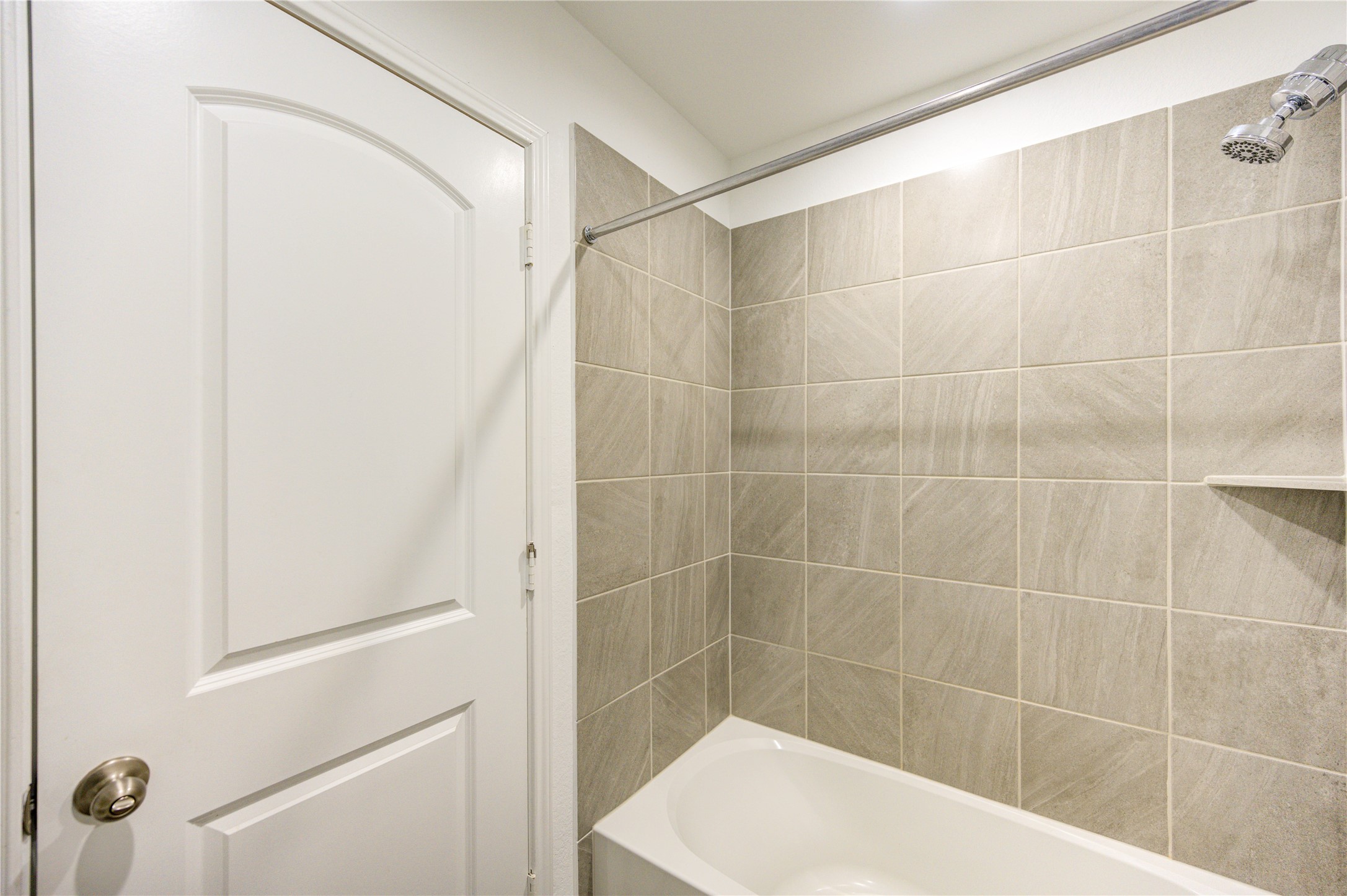 5406 Castlebury Meadows Dr Spring Spring, TX 77373 - Photo 26 of 34 a bathroom with a shower