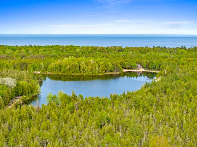 $2,700,000 | 4721 Lake Of The Woods Road, Sturgeon Bay, WI 54235