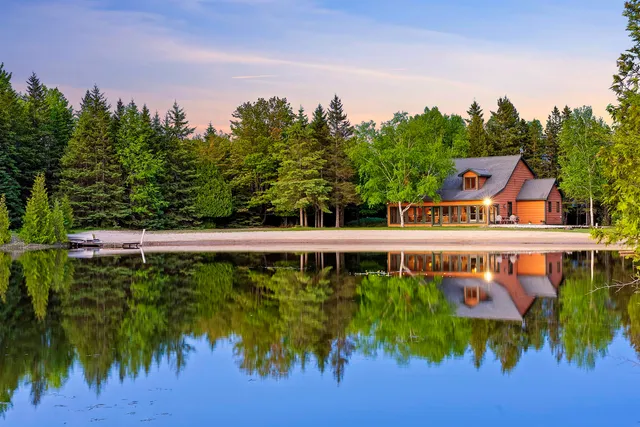 $2,700,000 | 4721 Lake Of The Woods Road, Sturgeon Bay, WI 54235