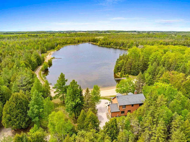 $2,700,000 | 4721 Lake Of The Woods Road, Sturgeon Bay, WI 54235