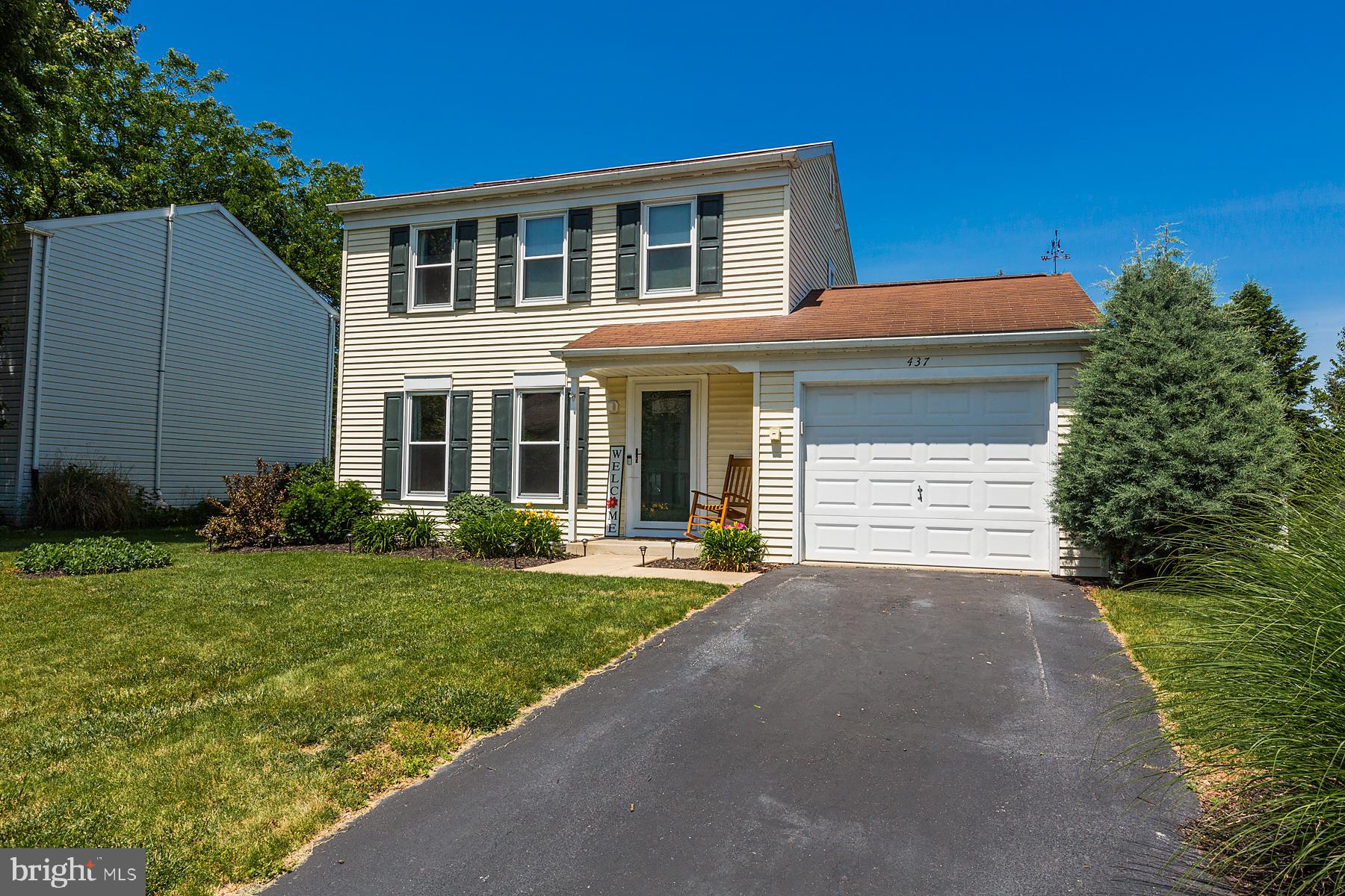 437 Springfield Court Lititz, PA 17543 - Photo 2 of 63