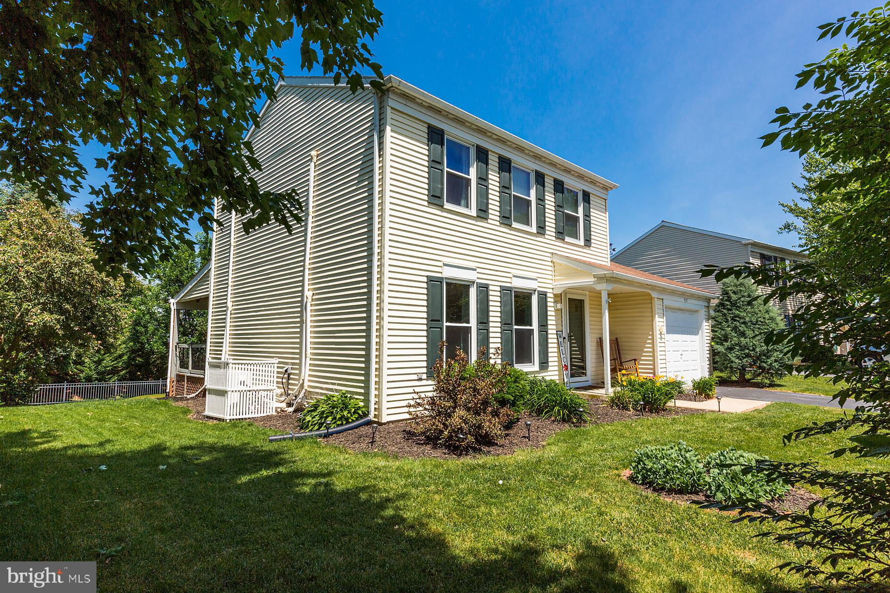 437 Springfield Court Lititz, PA 17543 - Photo 4 of 63