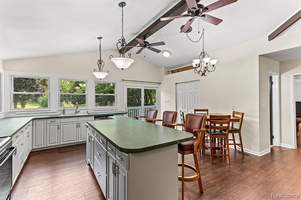 4639 South Lake George Road Dryden, MI 48428 - Photo 5 of 47