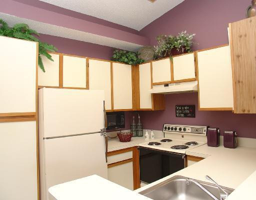 961 Lyons Road Pompano Beach, FL 33063 - Photo 4 of 6 Kitchen