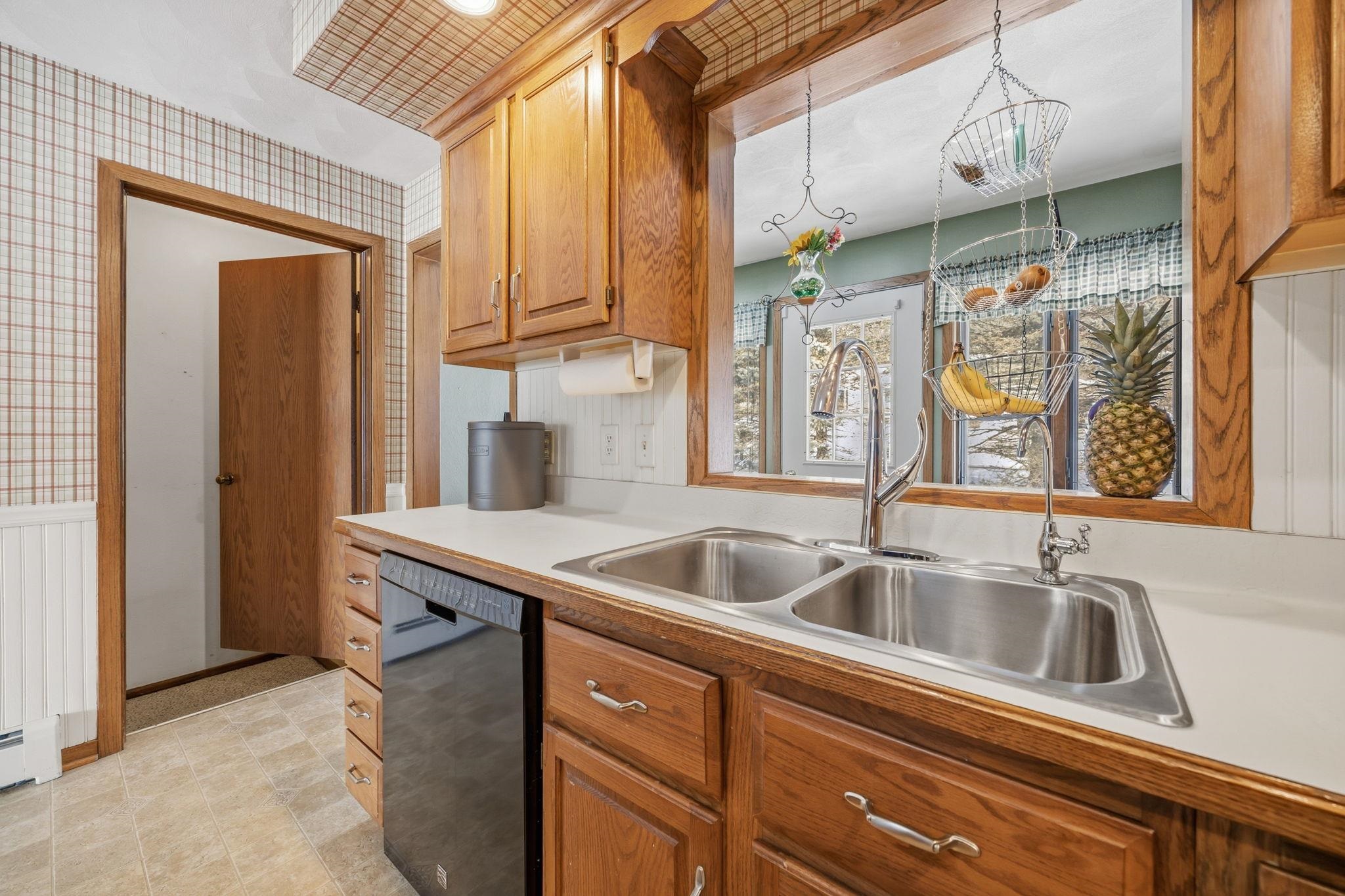 4539 North River Road Janesville, WI 53545 - Photo 11 of 61