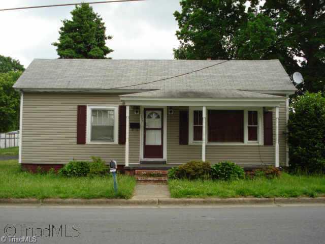 124 South Fieldcrest Road Eden, NC 27288 - Photo 1 of 1 Exterior Front.