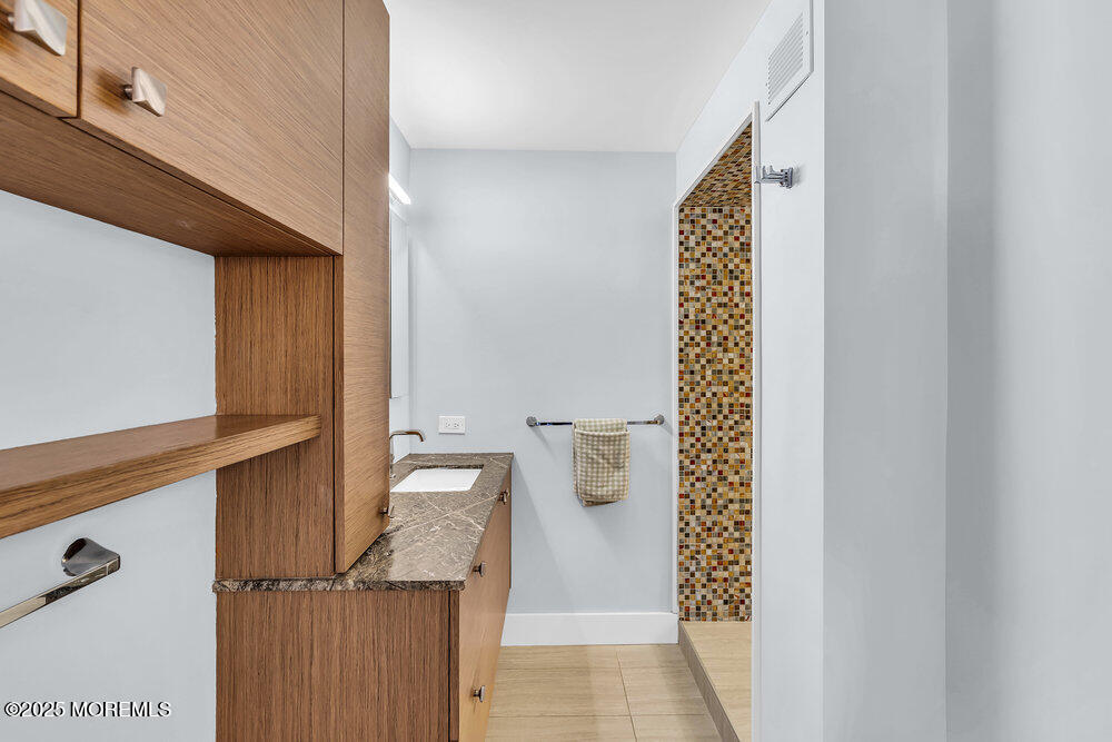 28 Riverside Avenue, Unit 2G Red Bank, NJ 07701 - Photo 16 of 34 018_dsc05706_525