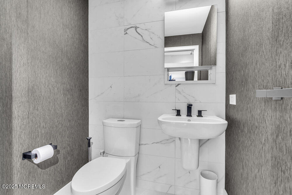 28 Riverside Avenue, Unit 2G Red Bank, NJ 07701 - Photo 19 of 34 021_dsc05721_678