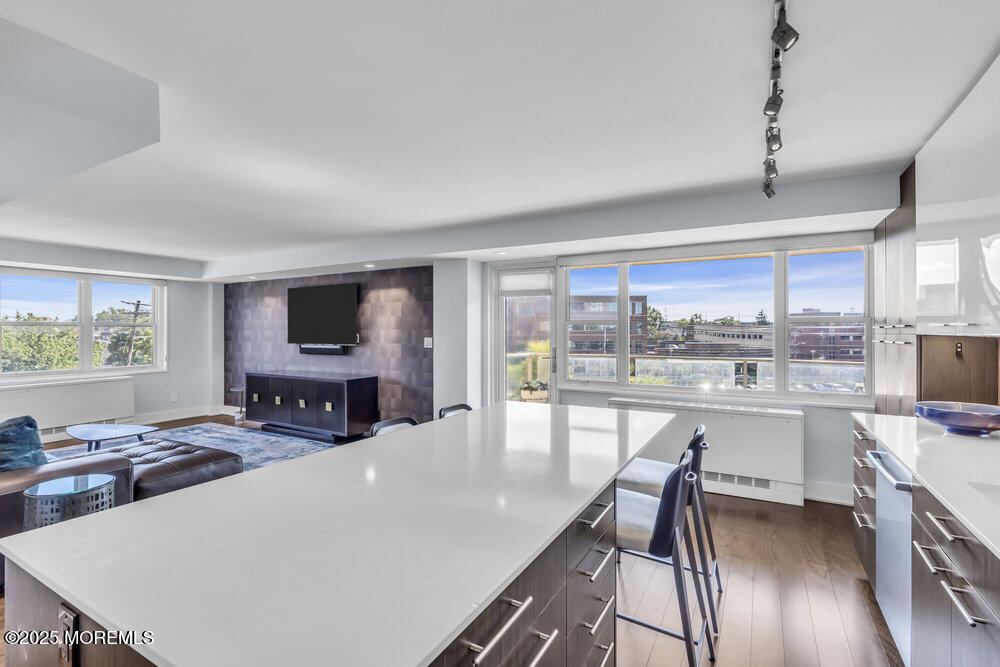 28 Riverside Avenue, Unit 2G Red Bank, NJ 07701 - Photo 7 of 34 007_dsc05746_882