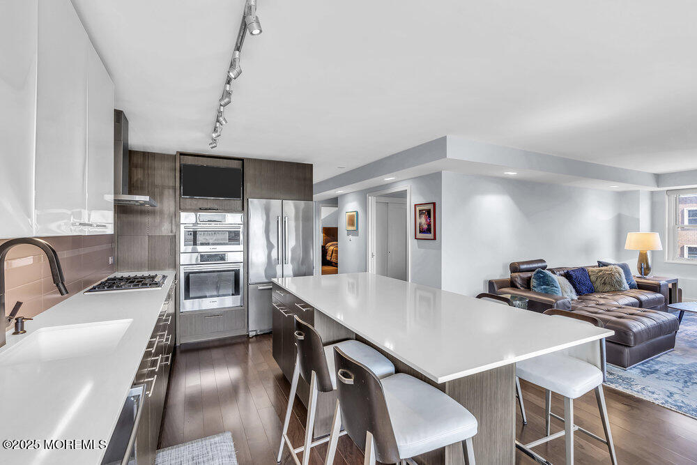 28 Riverside Avenue, Unit 2G Red Bank, NJ 07701 - Photo 8 of 34 008_dsc05751_115