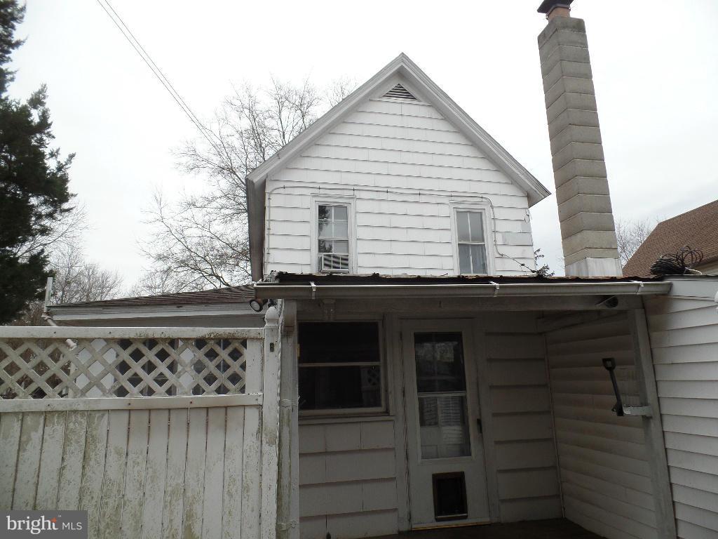 210 Maple Avenue Ridgely, MD 21660 - Photo 3 of 12 Exterior (Rear)