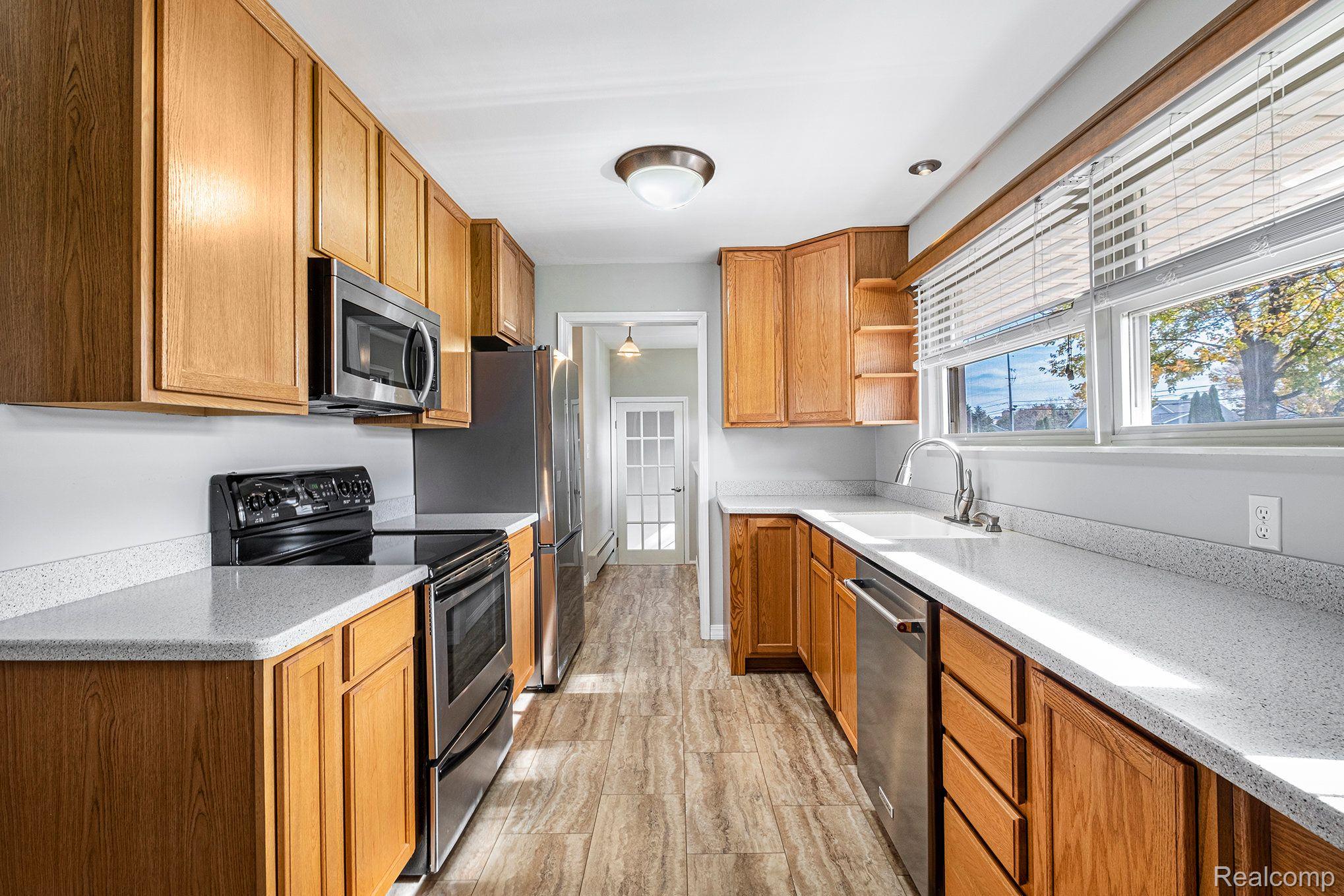 6244 Lennon Road Swartz Creek, MI 48473 - Photo 3 of 17 Gallery Image 3