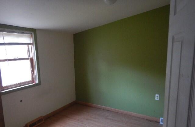 42720 Riggs Road Belleville, MI 48111 - Photo 8 of 13 Bed 2
