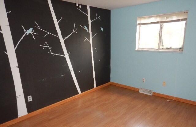42720 Riggs Road Belleville, MI 48111 - Photo 9 of 13 Bed 3