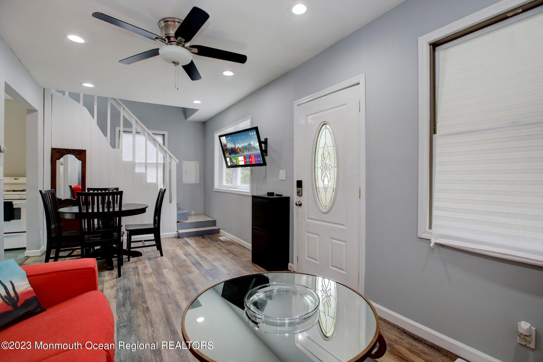 537 Bennetts Mills Road Jackson, NJ 08527 - Photo 3 of 16 03-Living