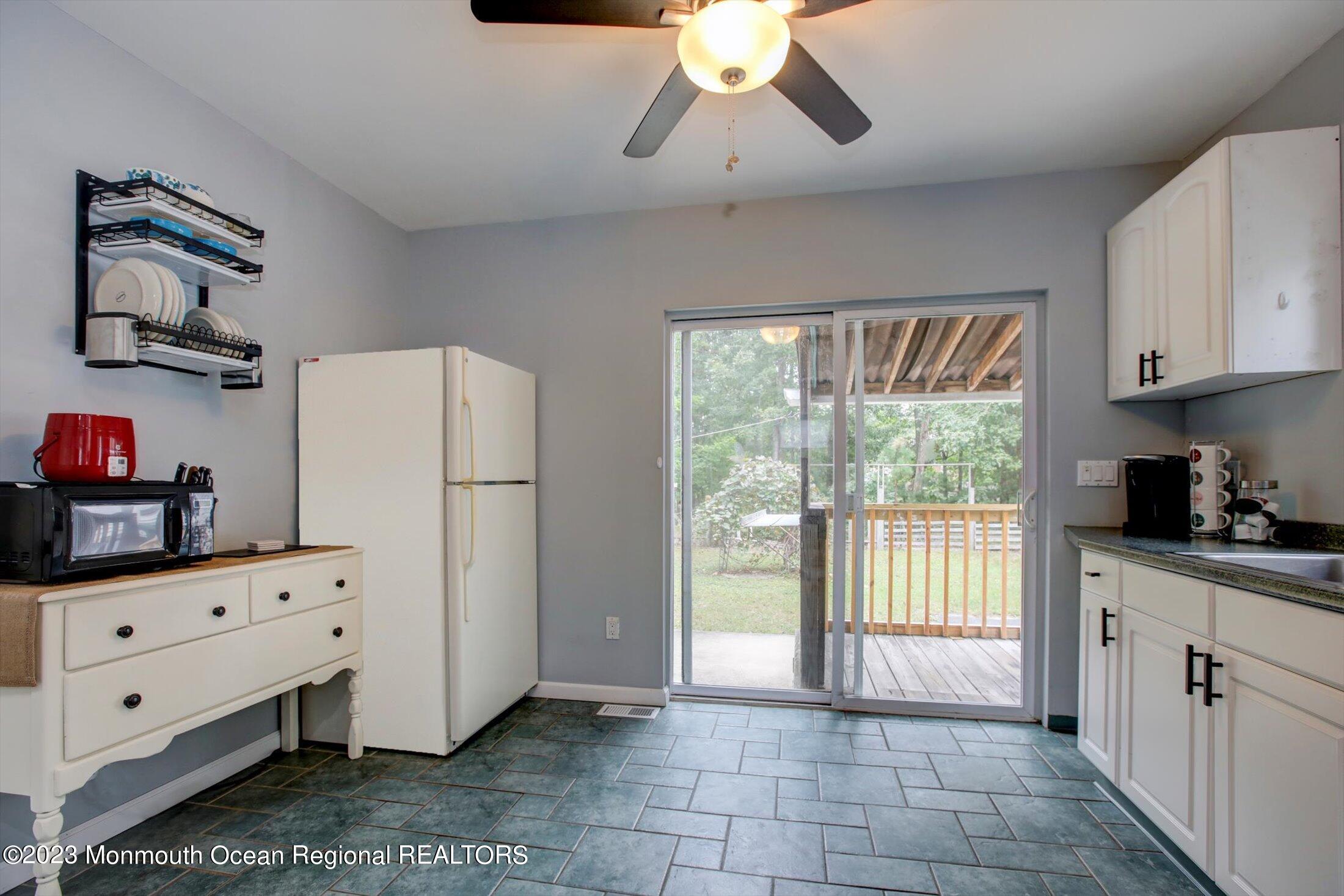 537 Bennetts Mills Road Jackson, NJ 08527 - Photo 5 of 16 05-Kitchen Area