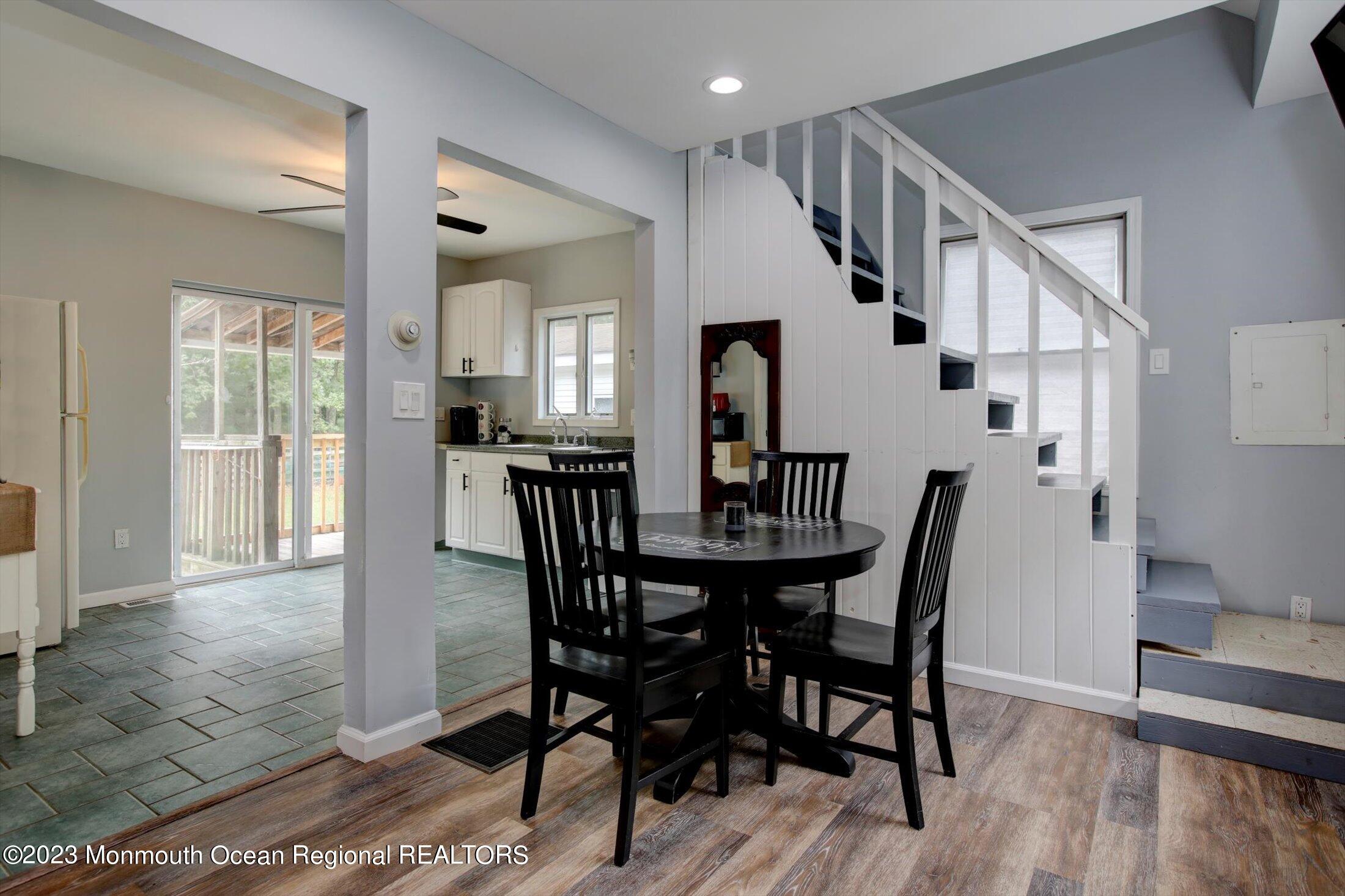537 Bennetts Mills Road Jackson, NJ 08527 - Photo 7 of 16 06-Dining