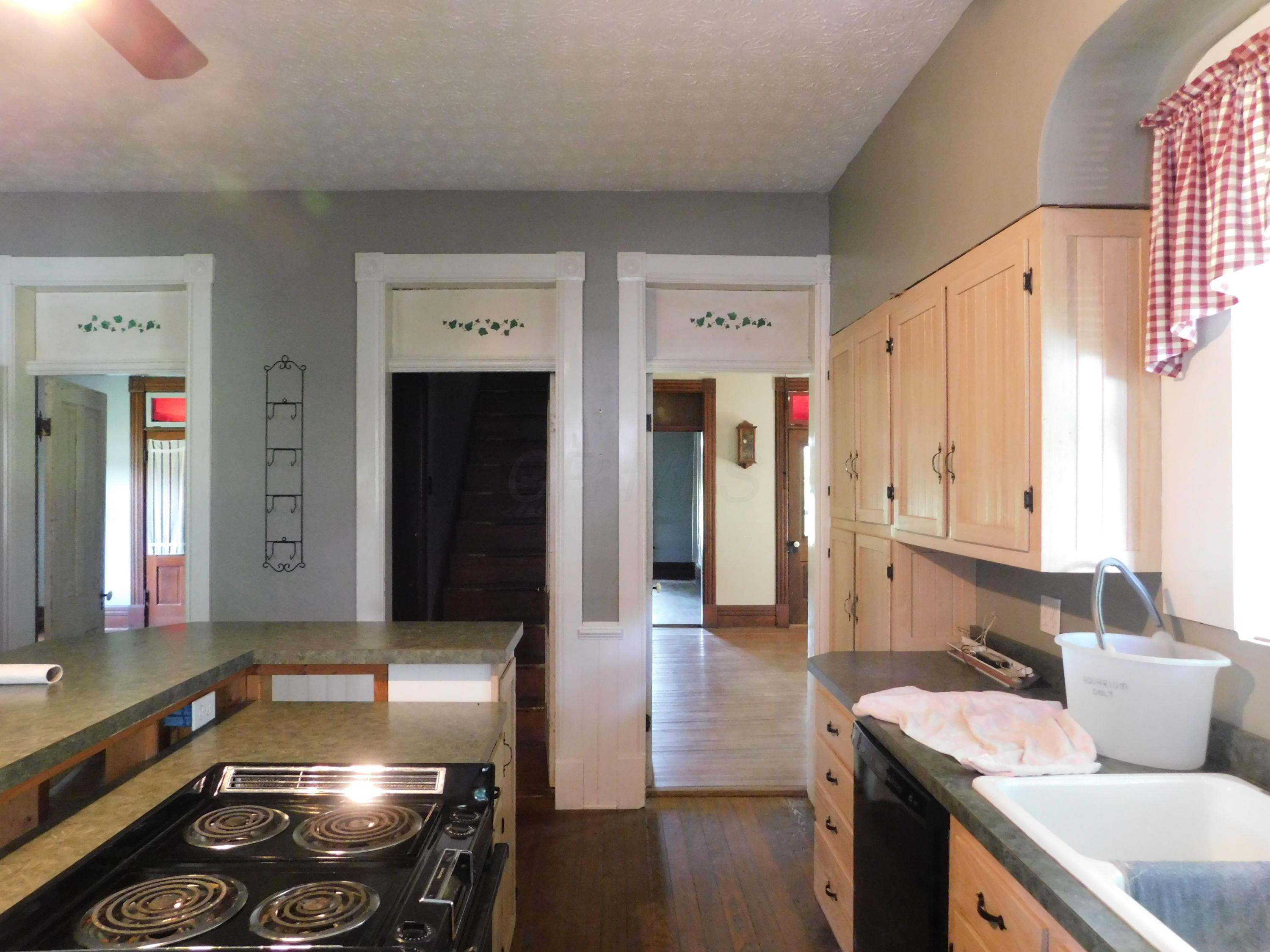 11037 York Road Southwest Baltimore, OH 43105 - Photo 25 of 46