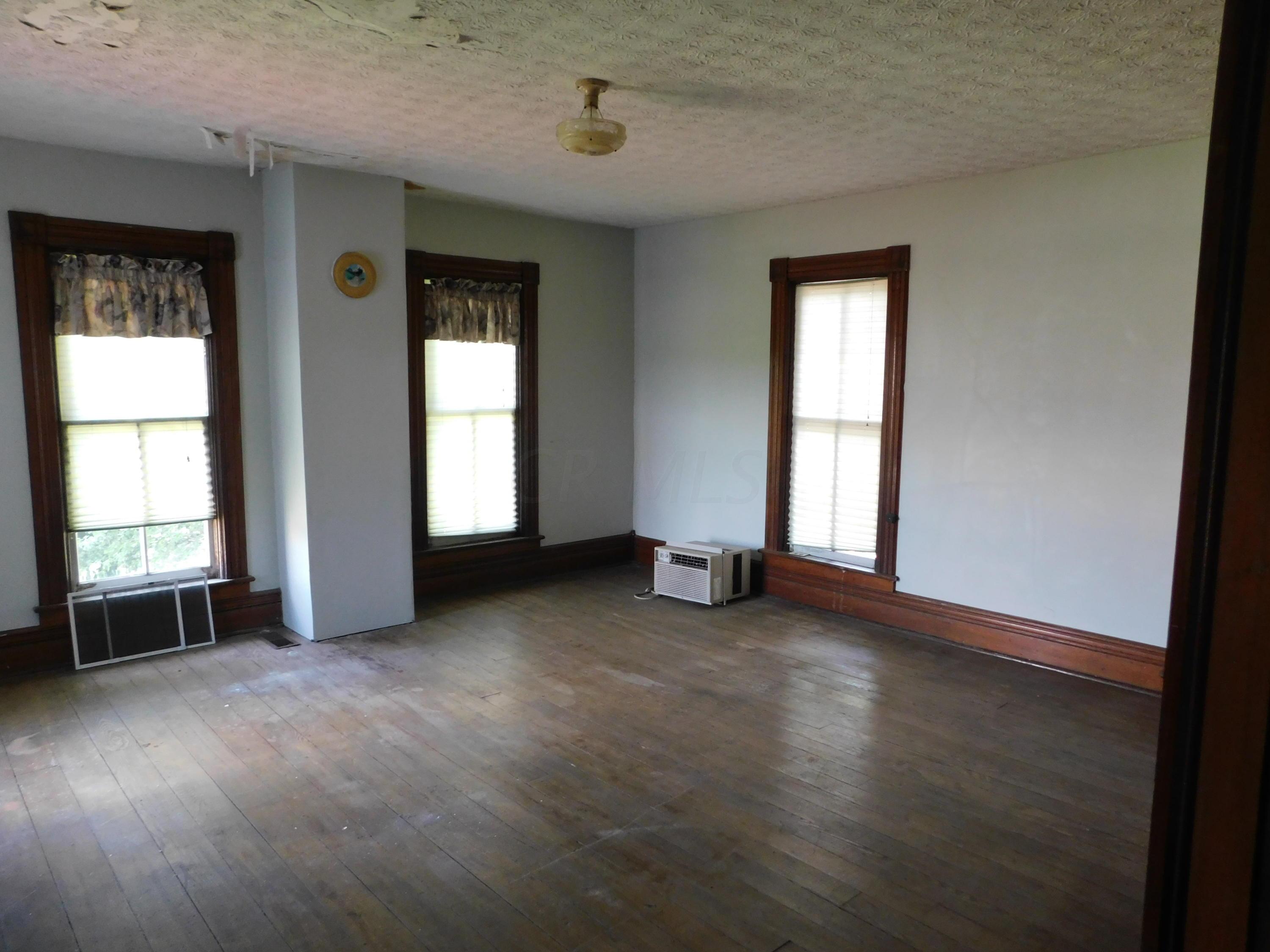 11037 York Road Southwest Baltimore, OH 43105 - Photo 33 of 46
