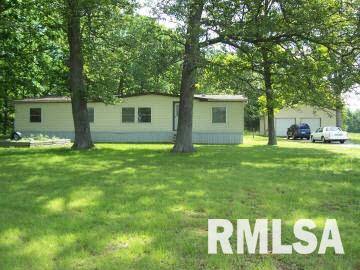 2016 Charlton Road Salem, IL 62881 - Photo 1 of 7