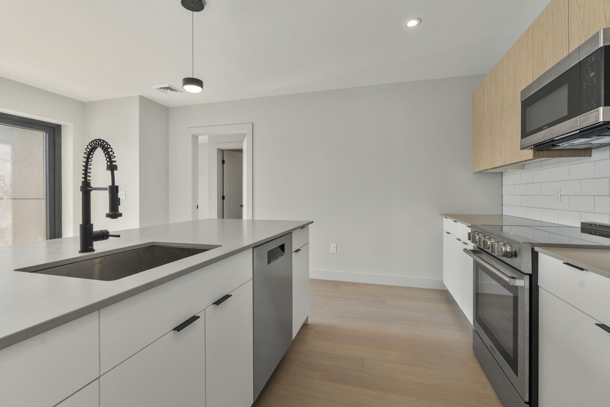 75 Chestnut Street, Unit 405 Portland, ME 04101 - Photo 5 of 46 kitchen