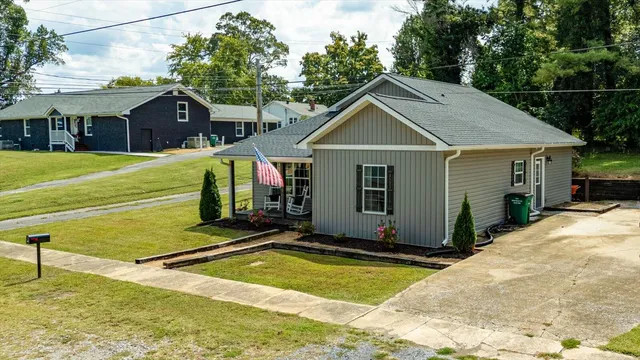 $254,900 | 207 6th Street, South Pittsburg, TN 37380