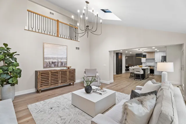 $784,000 | 2084 Maplewood Circle, Naperville, IL 60563