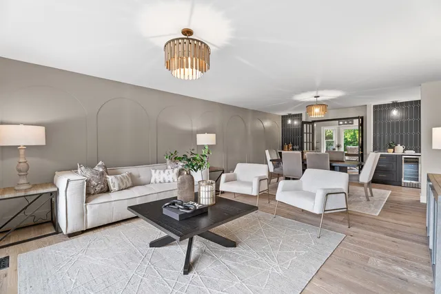 $784,000 | 2084 Maplewood Circle, Naperville, IL 60563