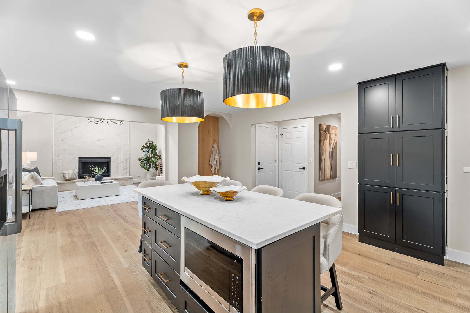 2084 Maplewood Circle Naperville, IL 60563 - Photo 10 of 25