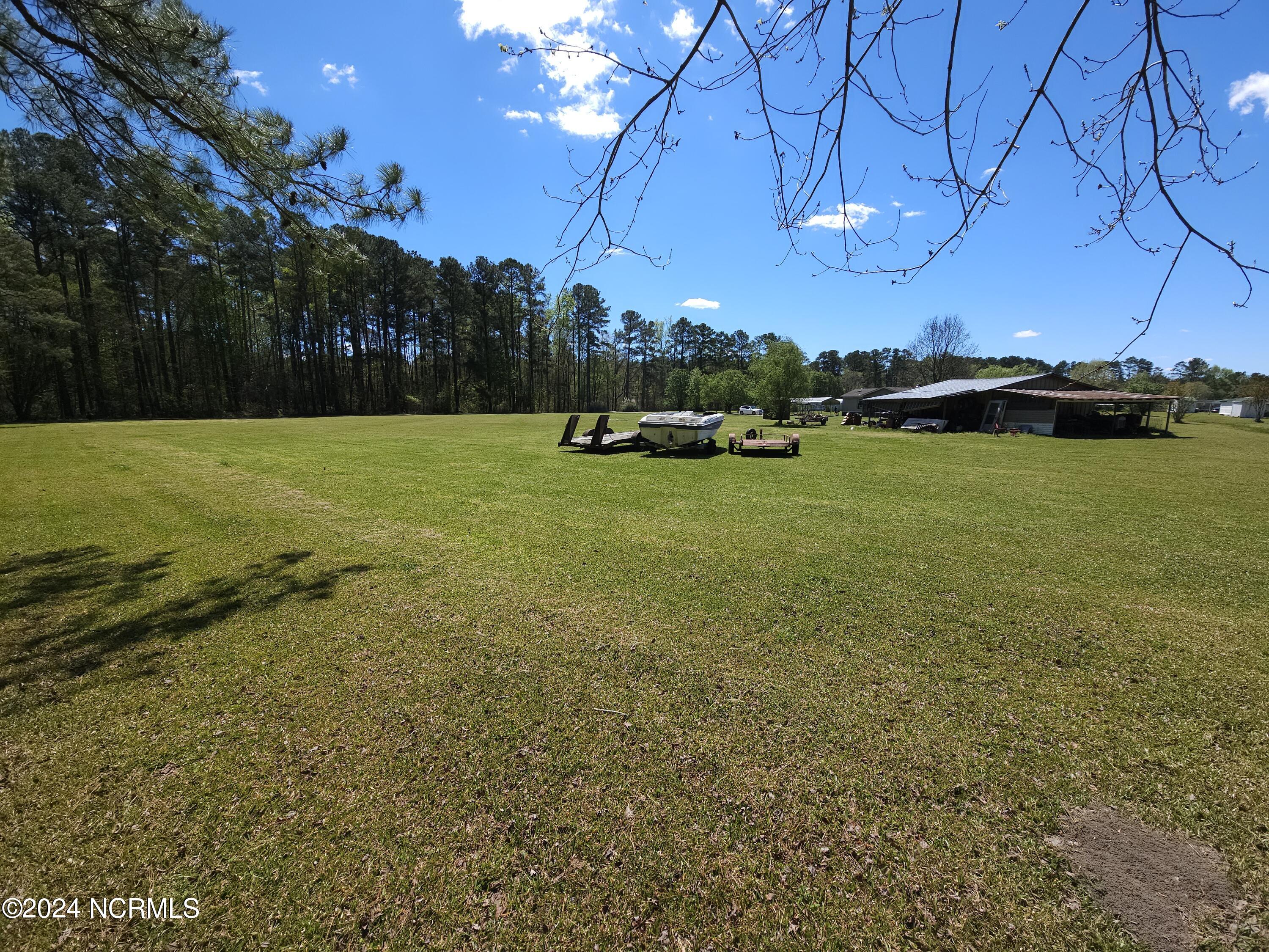 1294 Taylor Road Chocowinity, NC 27817 - Photo 5 of 19 Far right back