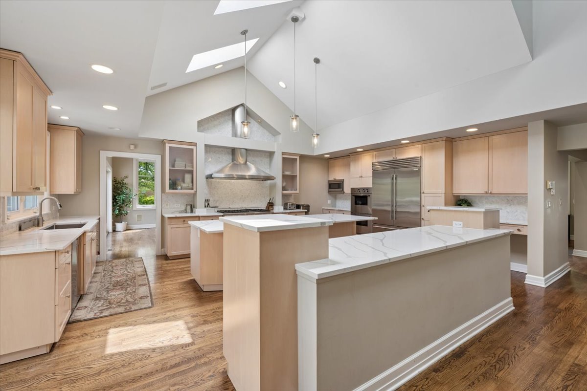 394 Ramsay Road Deerfield, IL 60015 - Photo 8 of 32
