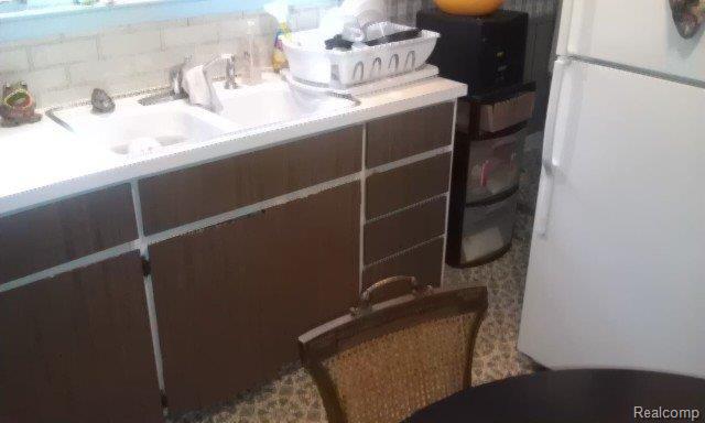 47091 Dequindre Road Rochester, MI 48307 - Photo 3 of 17 kitchen.jpg