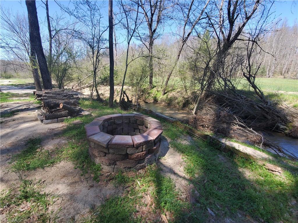 289 Phillips Road Boomer, NC 28606 - Photo 5 of 18 Gallery Image 5