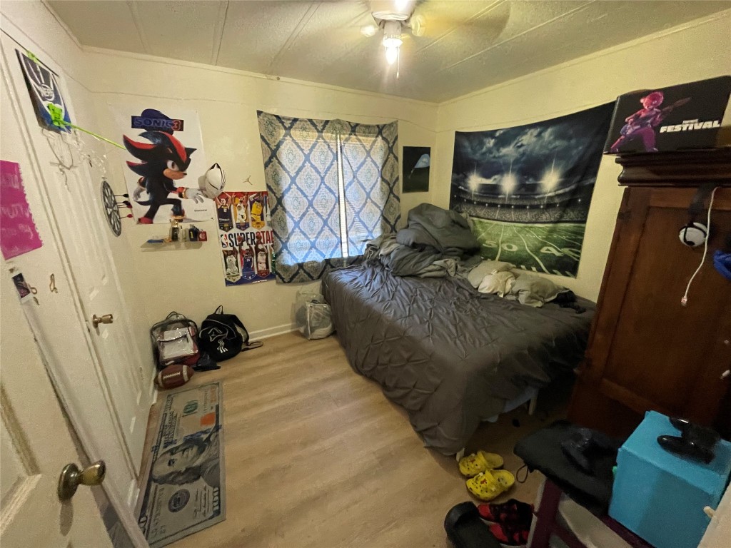 3104 Ricks Road Killeen, TX 76549 - Photo 15 of 15 a living room with furniture and a flat screen tv