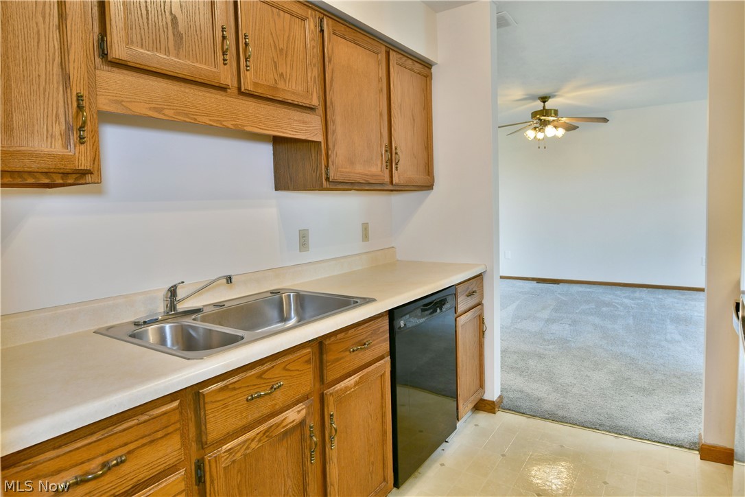 2237 Cadwallader-Sonk Road, Unit A Cortland, OH 44410 - Photo 19 of 50