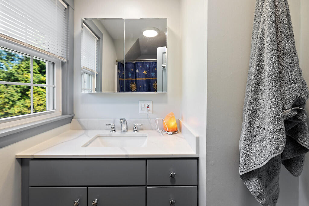 444 West Auburn Road Auburn, ME 04210 - Photo 23 of 64 46_BP5A0129_DxO_mls