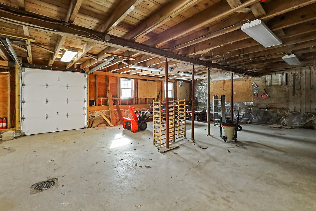 444 West Auburn Road Auburn, ME 04210 - Photo 32 of 64 141_BP5A0588_DxO_mls