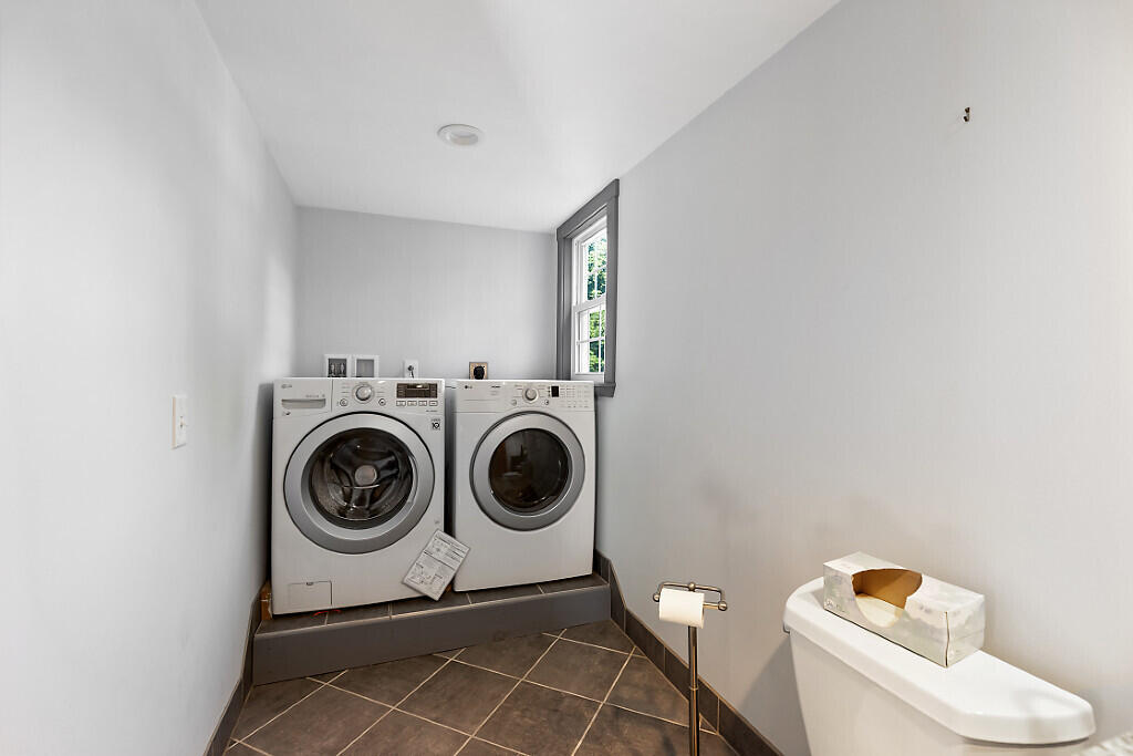 444 West Auburn Road Auburn, ME 04210 - Photo 8 of 64 21_BP5A0054_DxO_mls