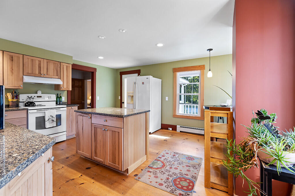 444 West Auburn Road Auburn, ME 04210 - Photo 8 of 34 29_BP5A0078_DxO_mls