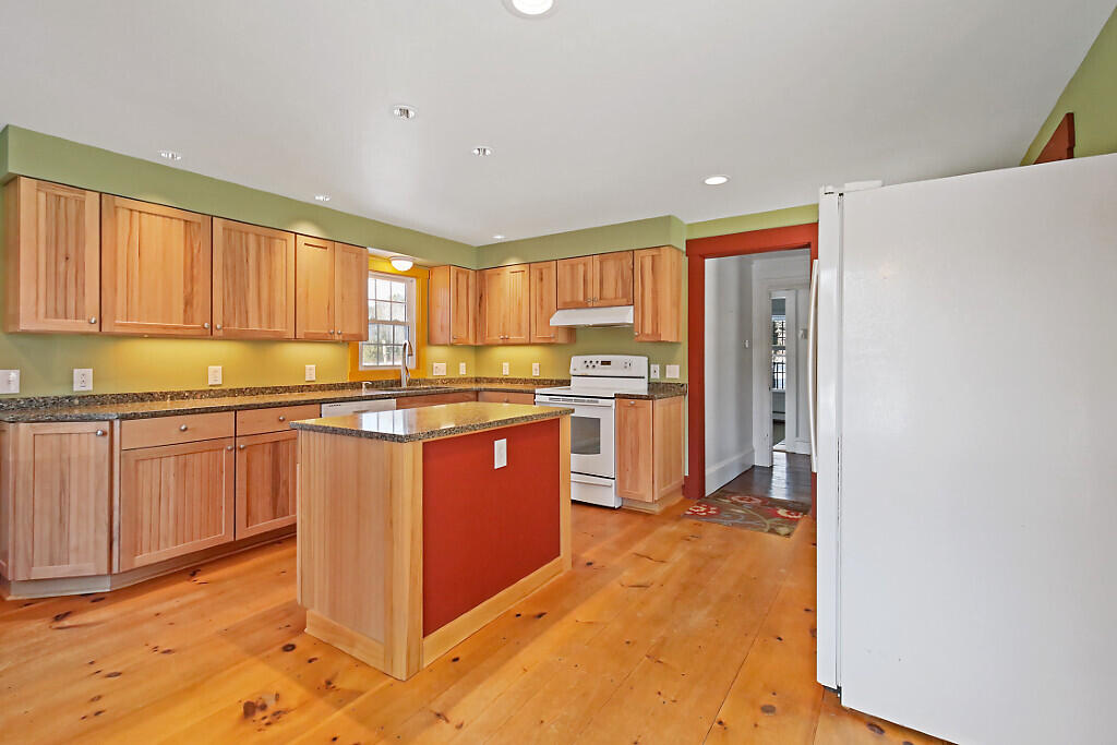 444 West Auburn Road Auburn, ME 04210 - Photo 10 of 64 107_BP5A0486_DxO_mls